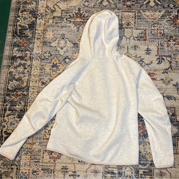 nike tech - Picture 6 of 10